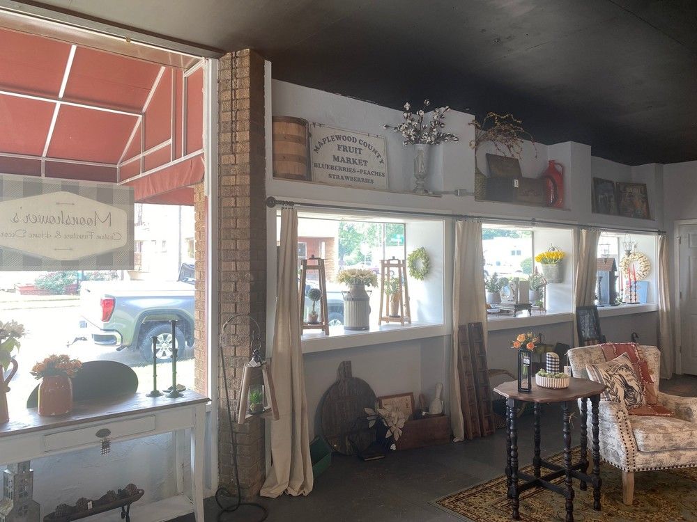 Washington Street Retail Space: 901 Washington St, Columbus, IN 47201